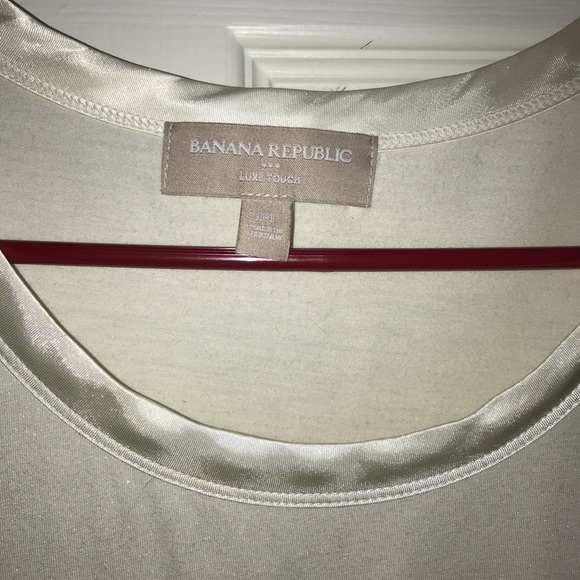 cream/off white shimmer banana republic tee - Picture 2 of 2